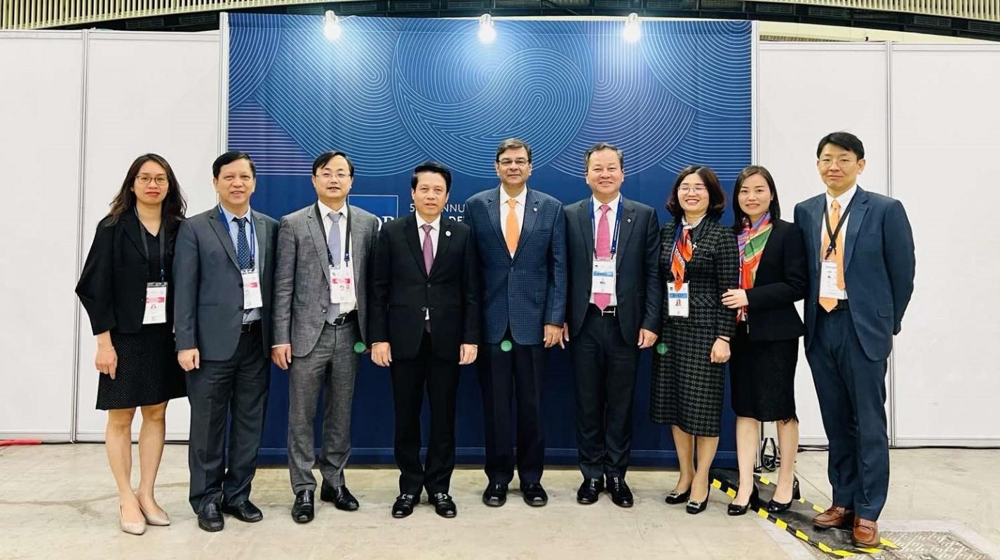 Đoàn NHNN tham dự Hội nghị thường niên lần thứ 56 của ADB