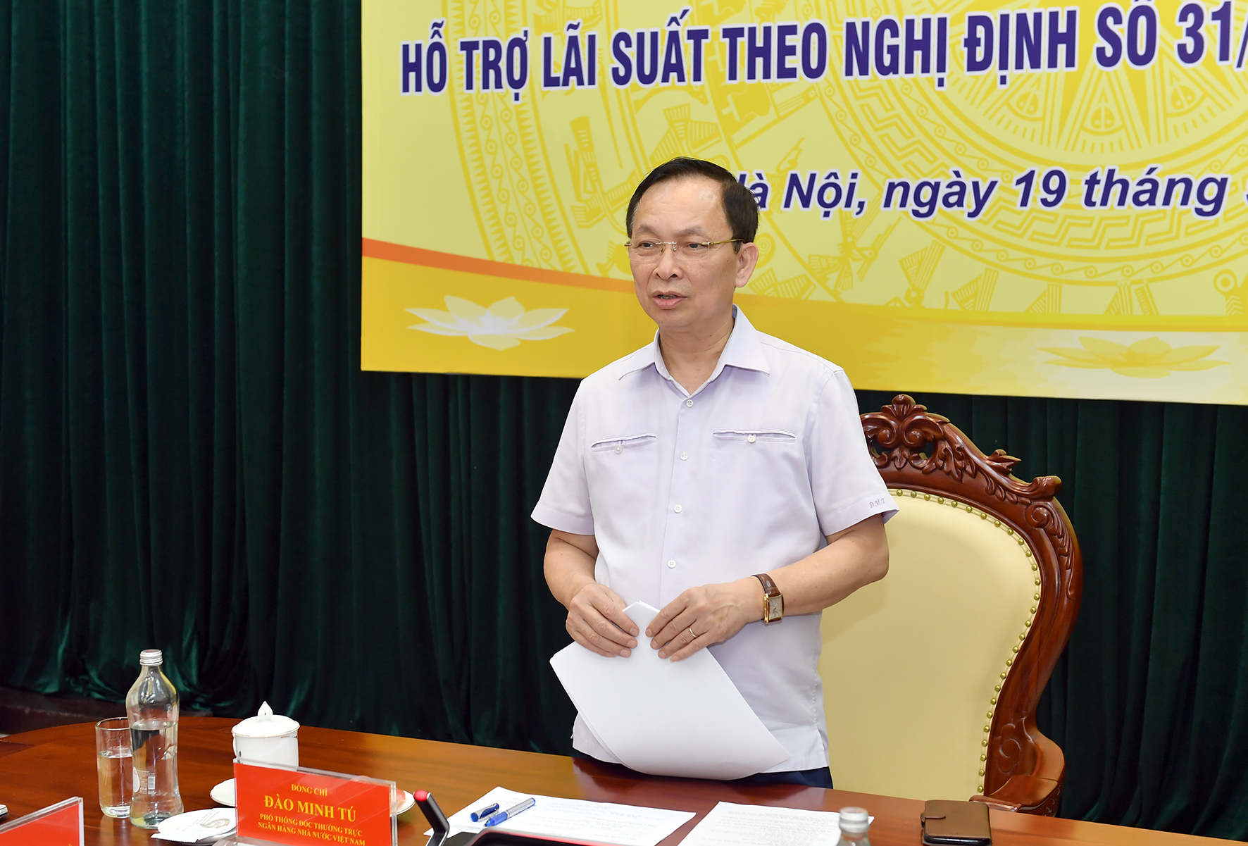 Phó Thống đốc Thường trực NHNN Đào Minh Tú chủ trì Hội nghị