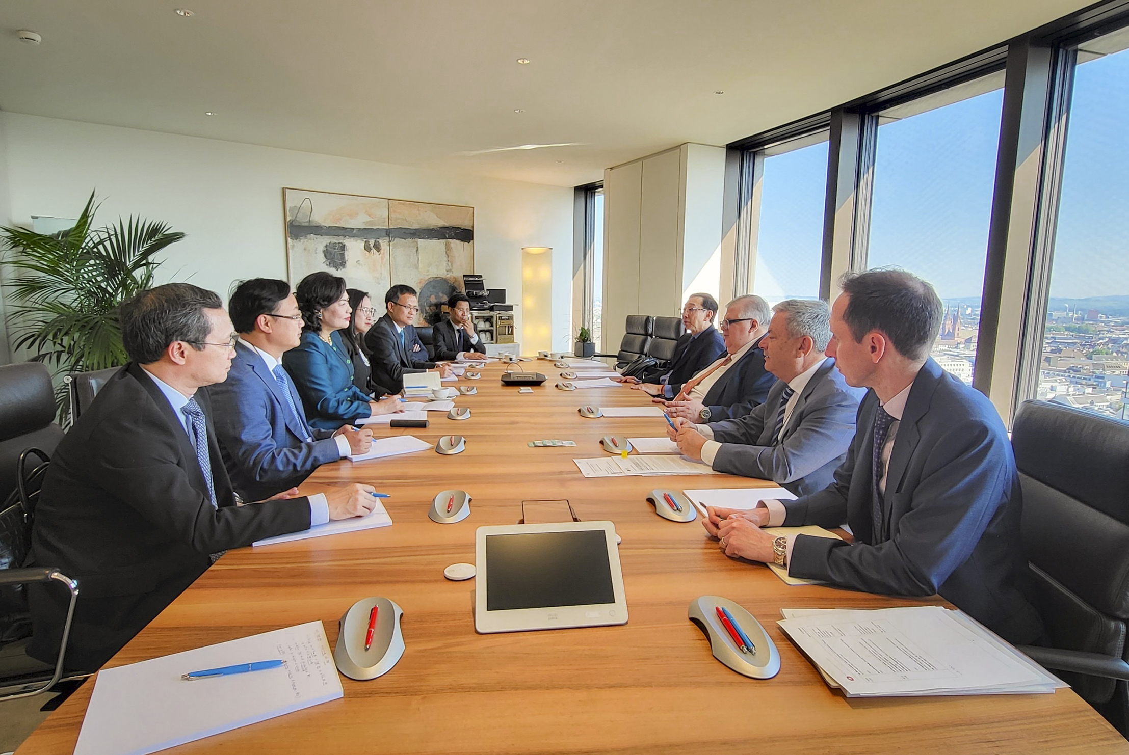 Thống đốc Nguyễn Thị Hồng làm việc với Ông Agustin Carstens - Tổng Giám đốc Ngân hàng Thanh toán Quốc tế (BIS).