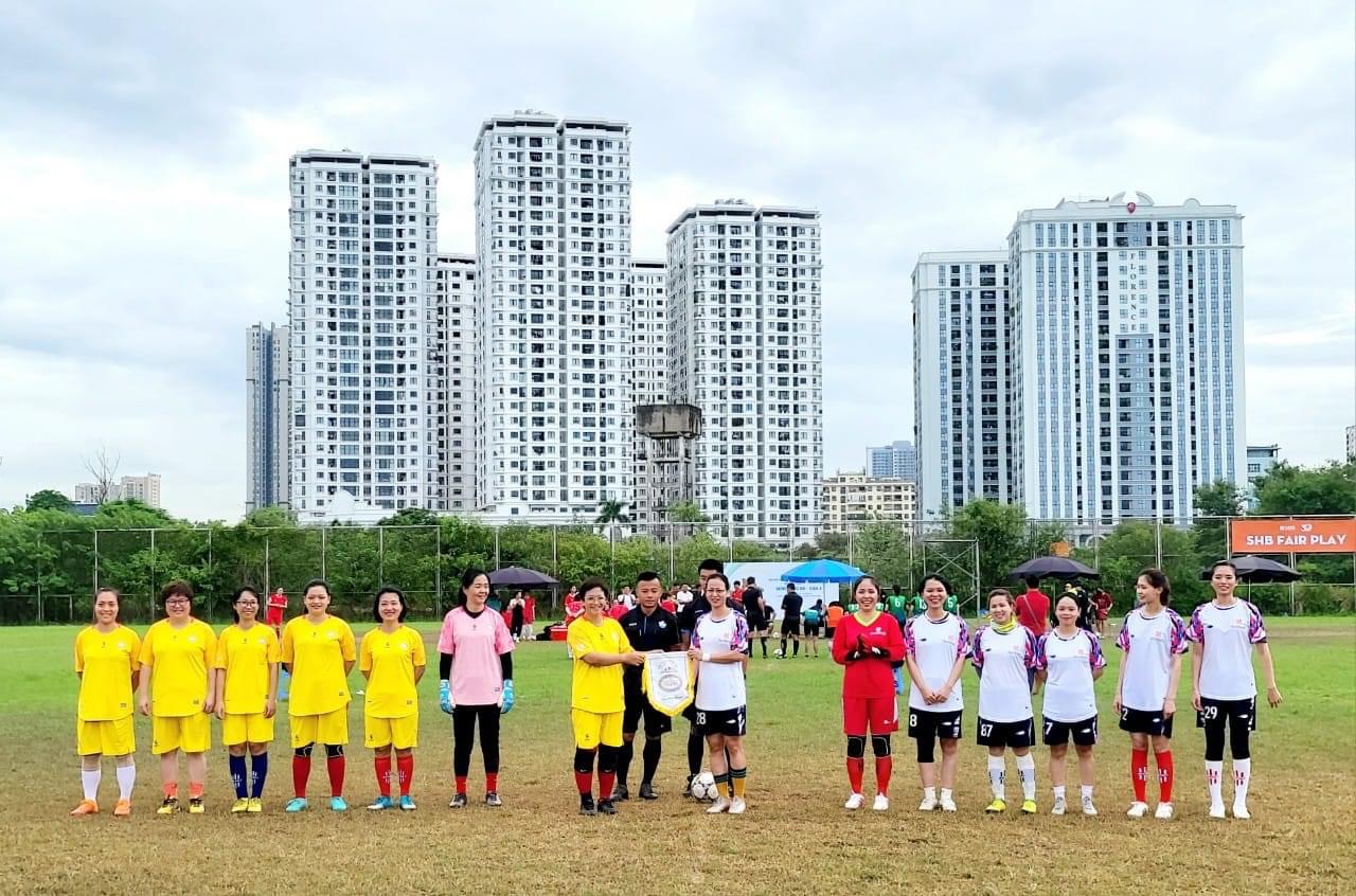 Môn bóng đá nữ chính thức bước vào vòng đấu bảng