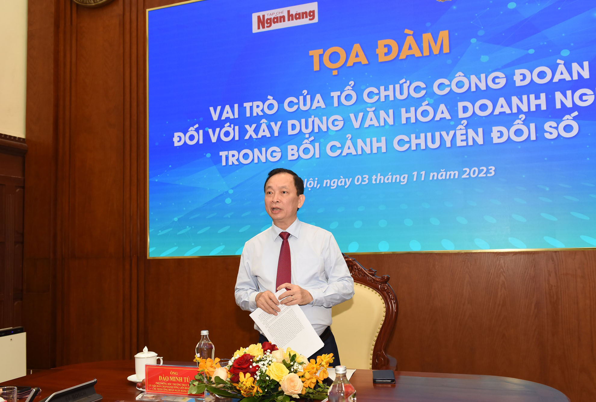 Phó Thống đốc thường trực Đào Minh Tú phát biểu khai mạc Tọa đàm