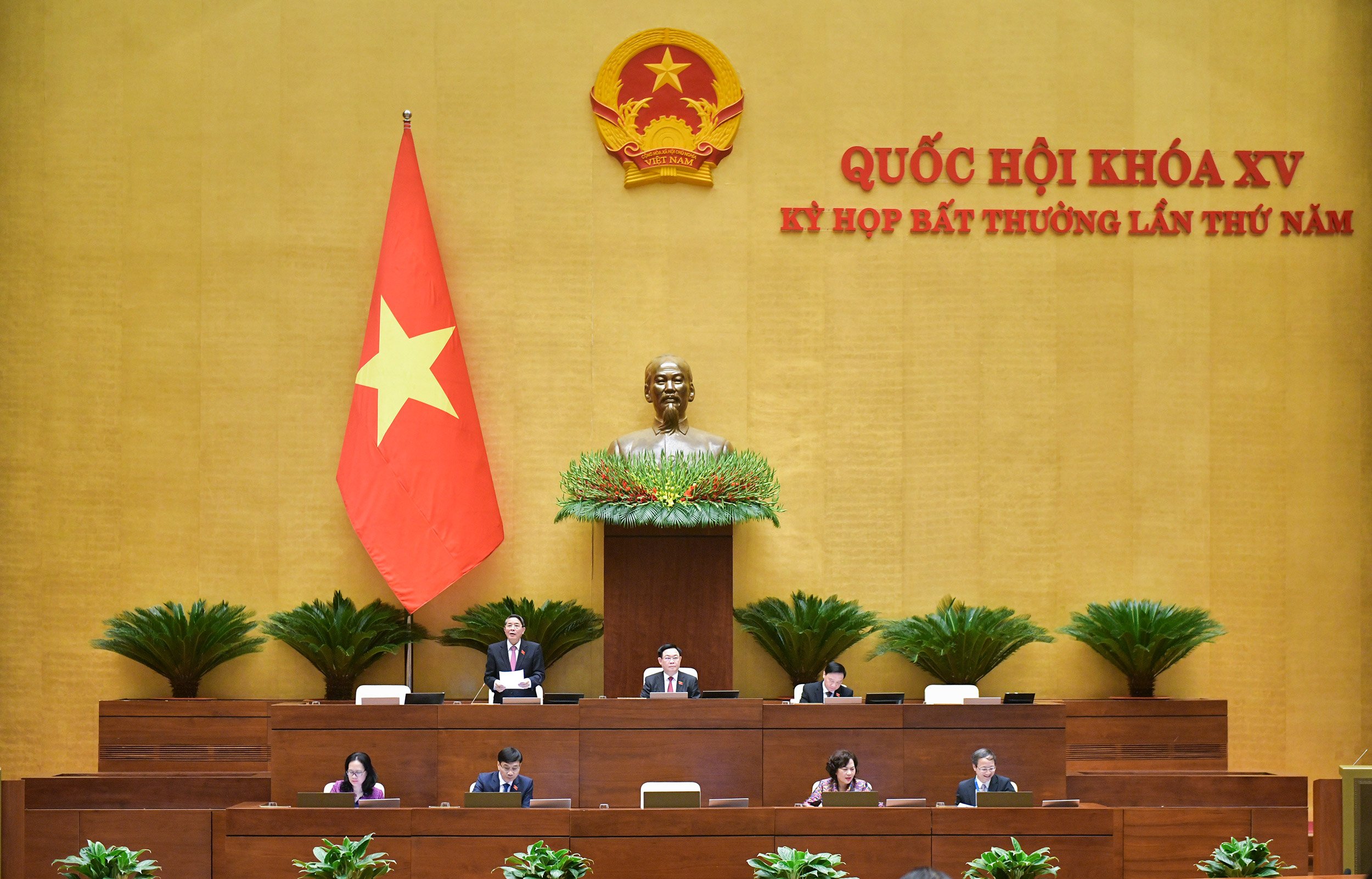 Phó Chủ tịch Quốc hội Nguyễn Đức Hải điều hành phiên họp