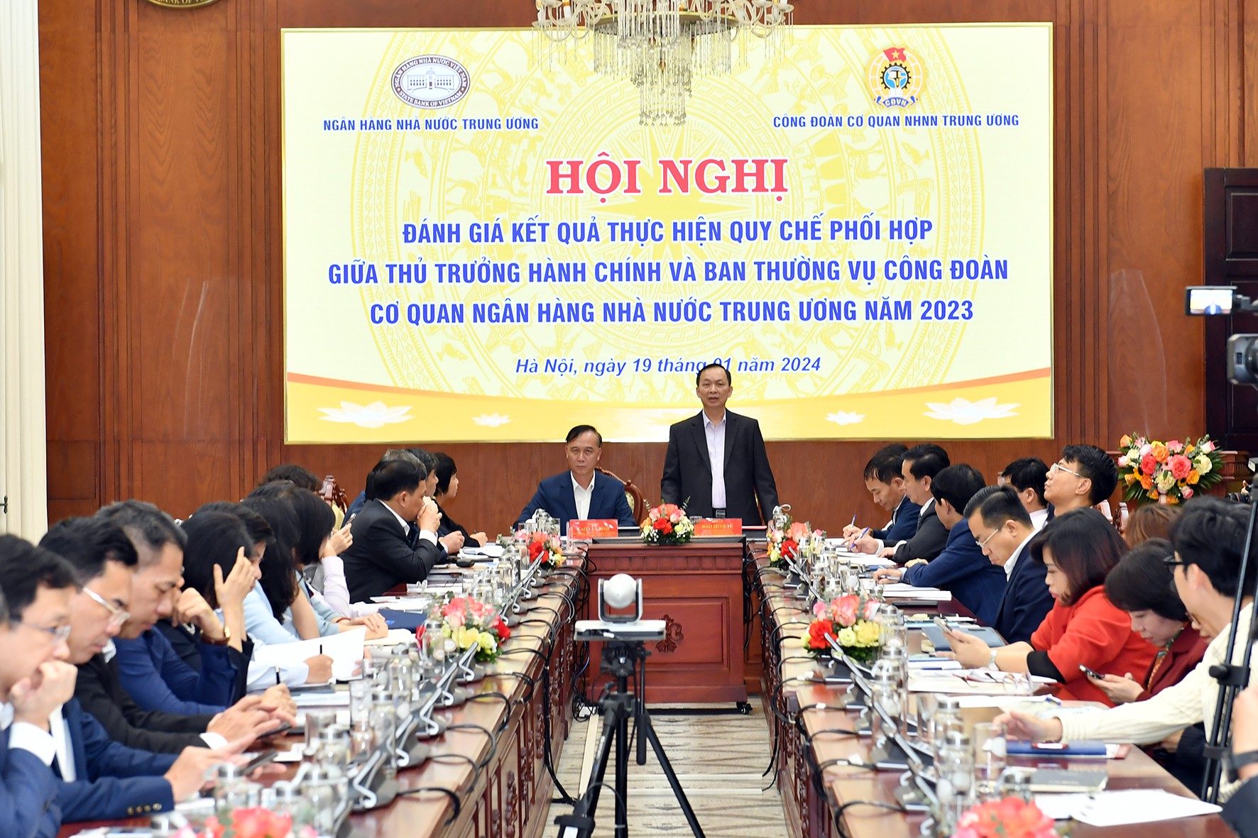 Phó Thống đốc Thường trực Đào Minh Tú phát biểu chỉ đạo Hội nghị