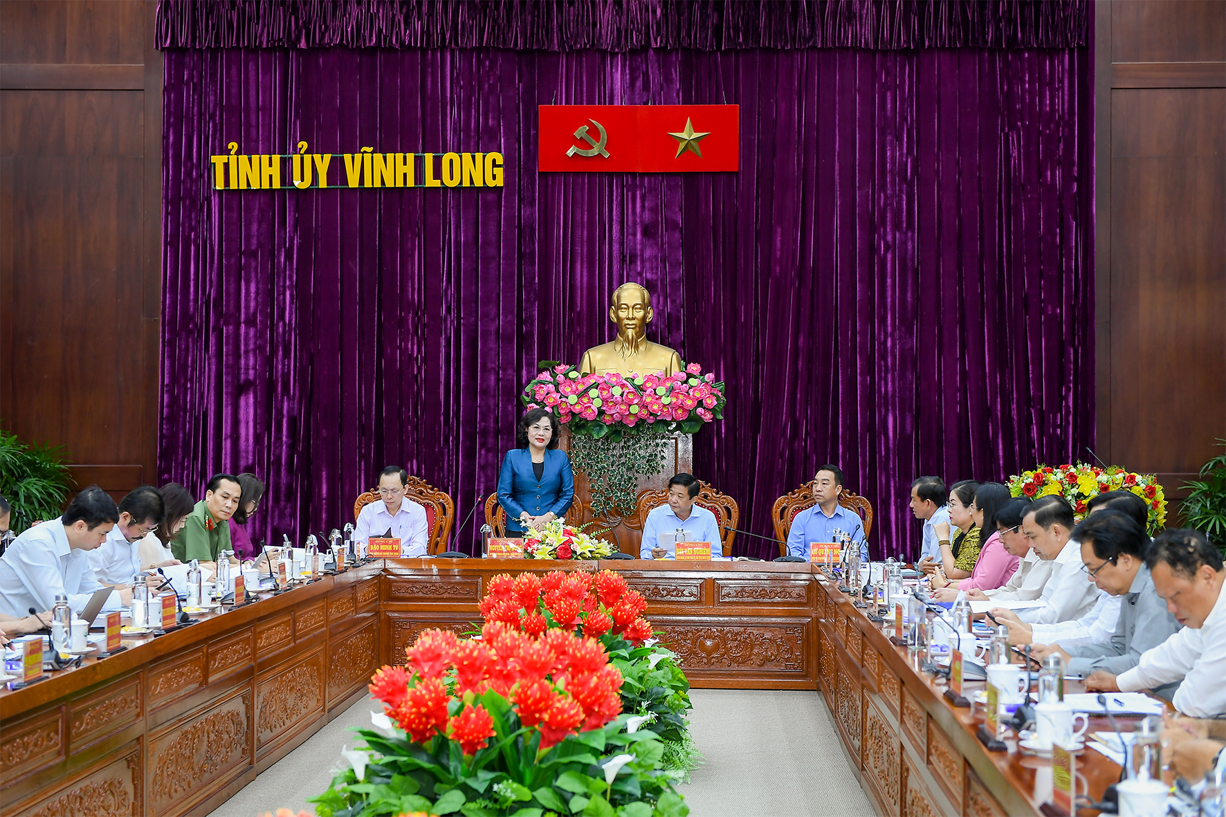 Quang cảnh buổi làm việc
