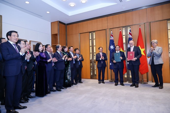 Quang cảnh lễ trao các văn kiện hợp tác giữa Việt Nam – Australia