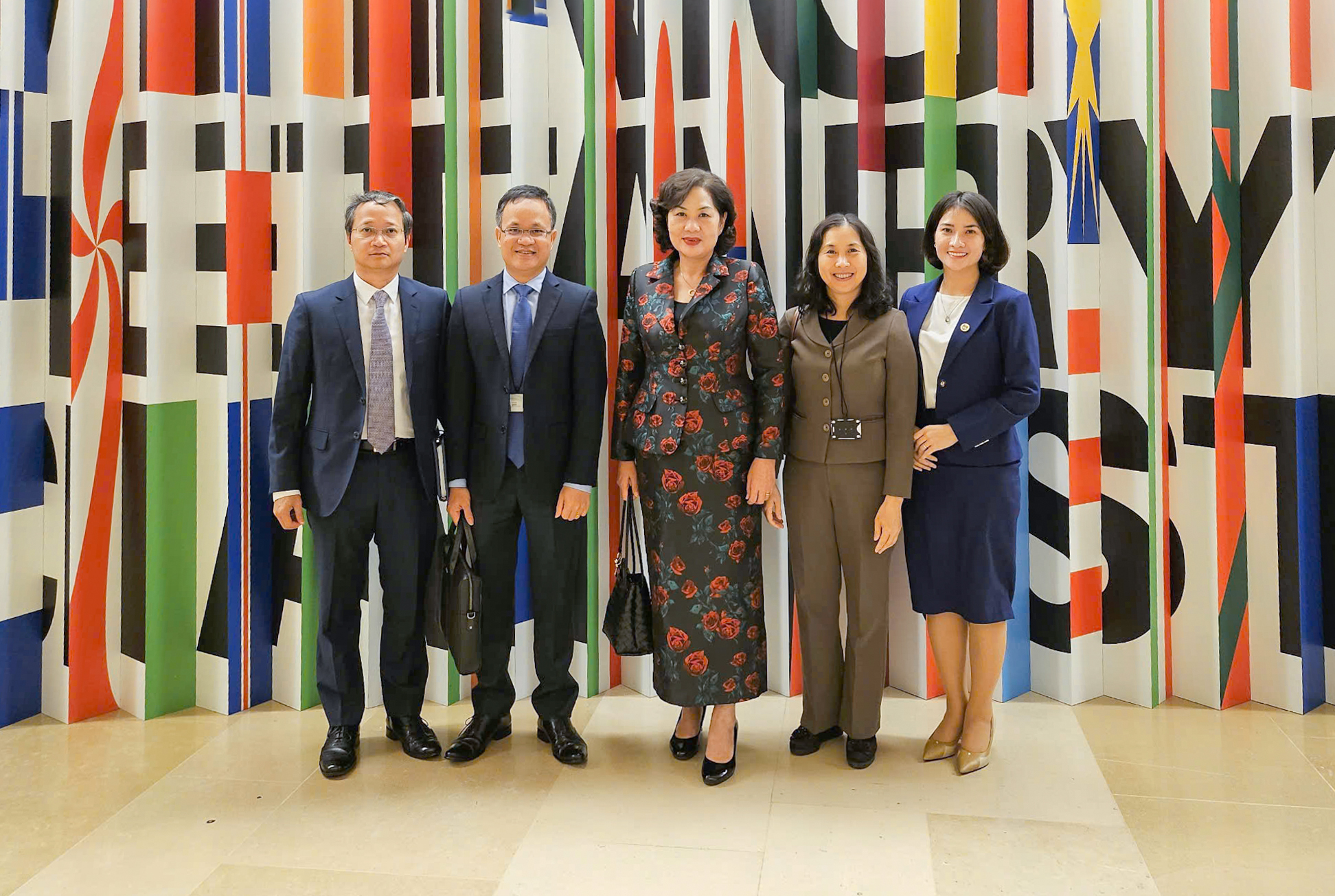 Đoàn NHNN Việt Nam tham dự Hội nghị tại trụ sở BIS, Basel, Thụy Sĩ