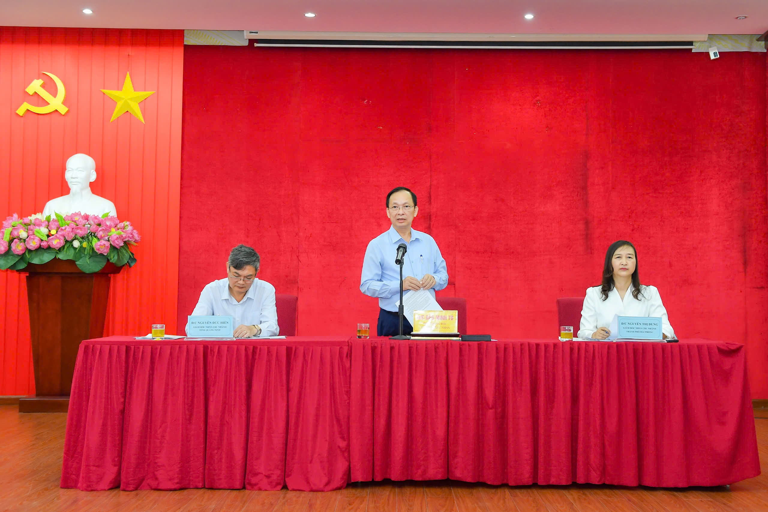 Phó Thống đốc thường trực Đào Minh Tú phát biểu tại buổi làm việc