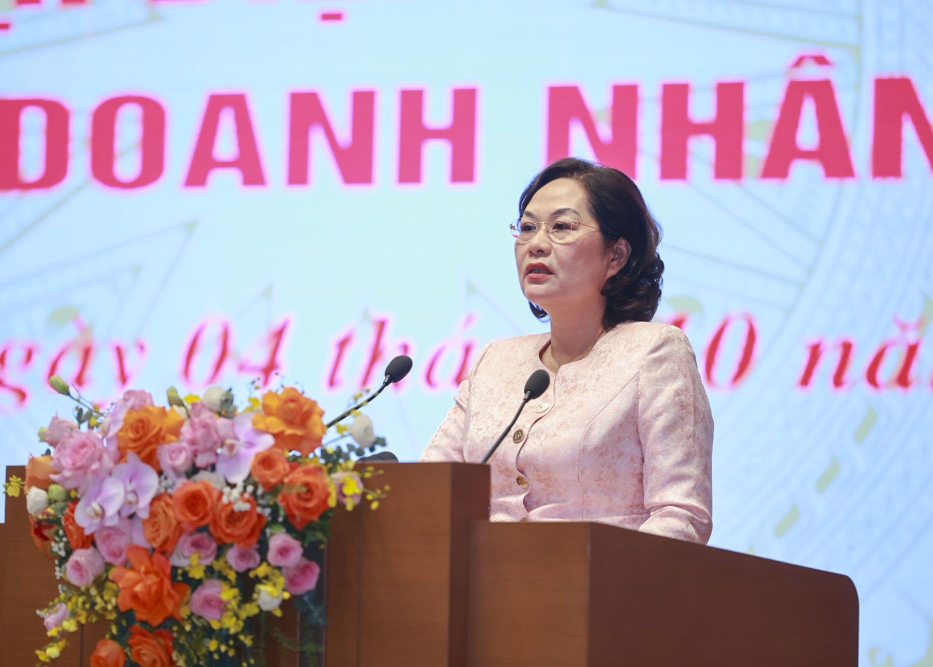 Thống đốc Nguyễn Thị Hồng phát biểu tại buổi gặp mặt. Ảnh VGP/Nhật Bắc