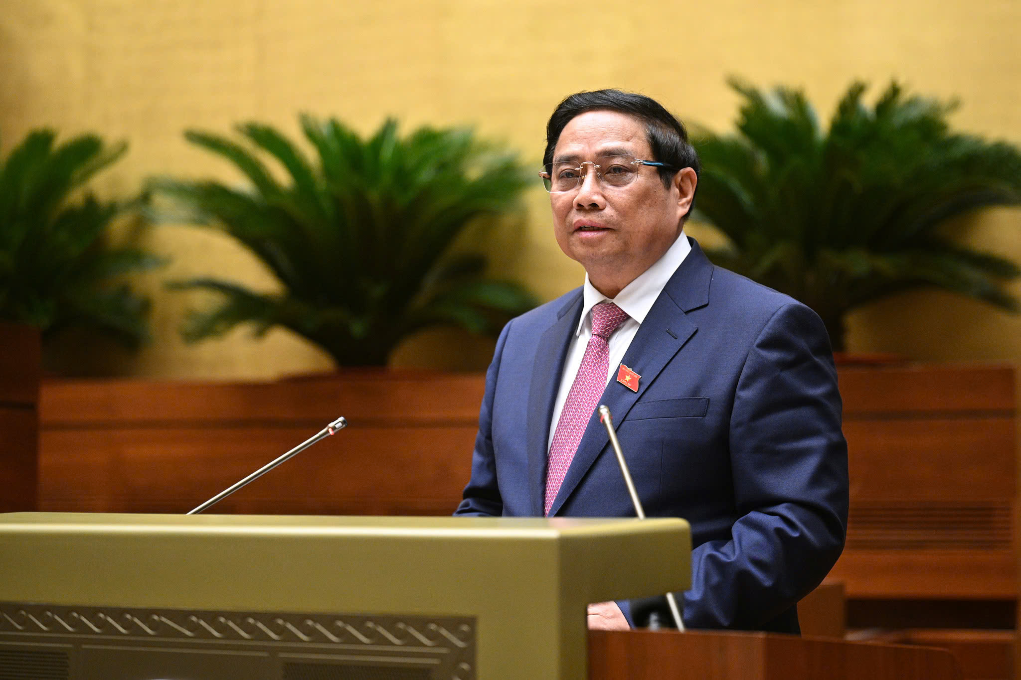 Thủ tướng Phạm Minh Chính trình bày Báo cáo tình hình kinh tế - xã hội