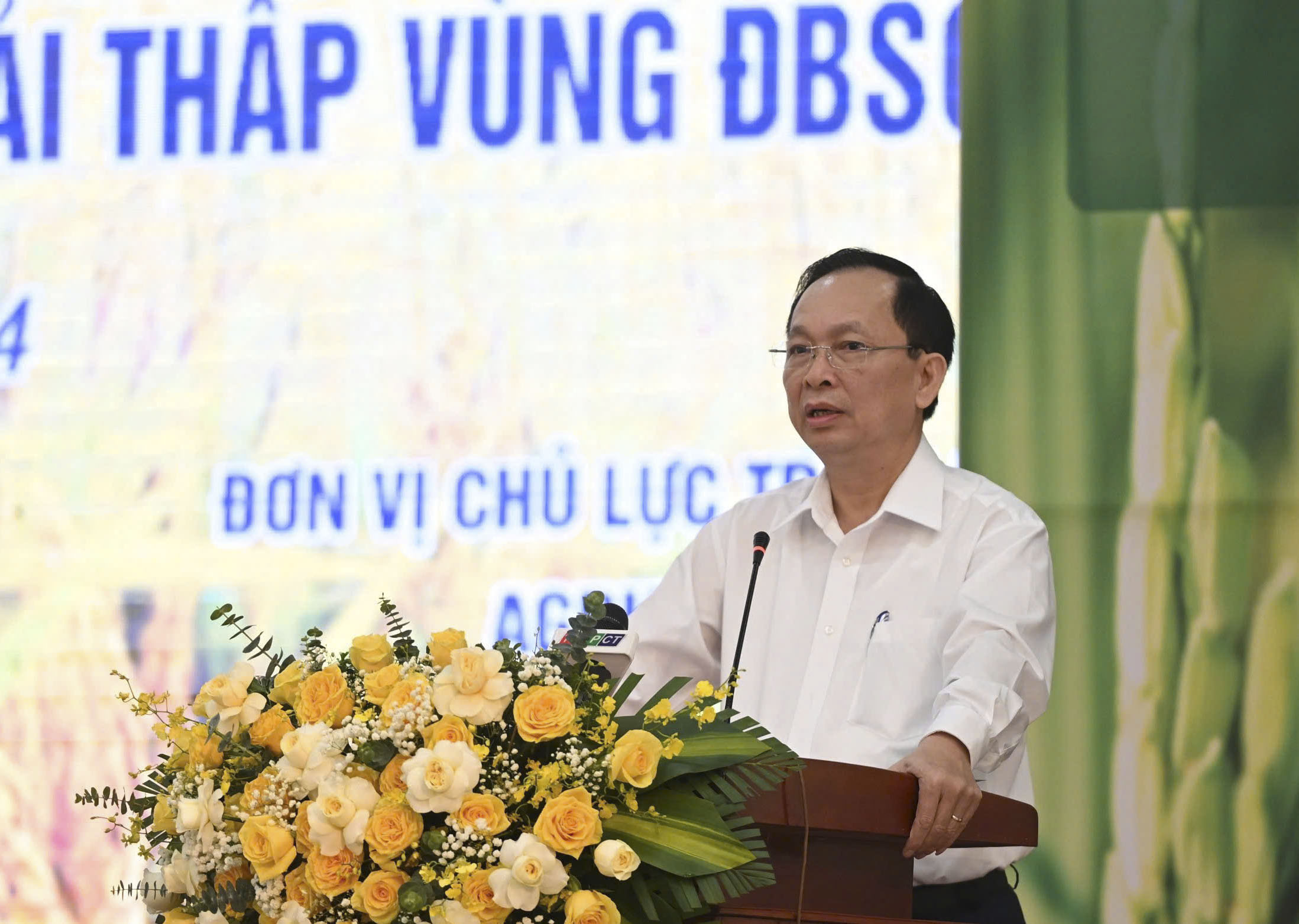 Phó Thống đốc thường trực Đào Minh Tú phát biểu tại Hội nghị