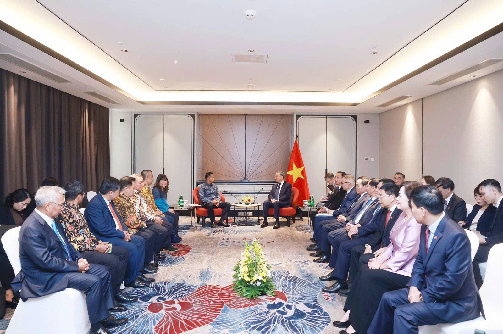 Thống đốc Nguyễn Thị Hồng tham dự các hoạt động trong khuôn khổ chuyến thăm