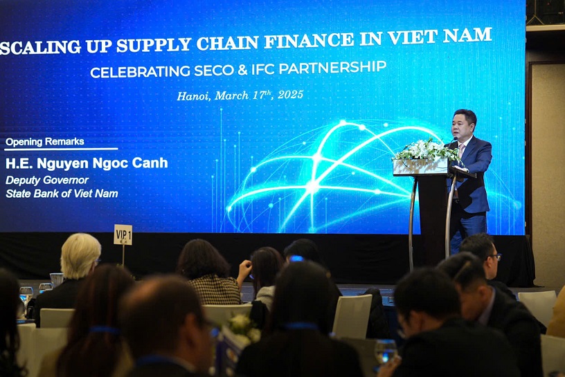 Phó Thống đốc Nguyễn Ngọc Cảnh phát biểu tại Lễ ký