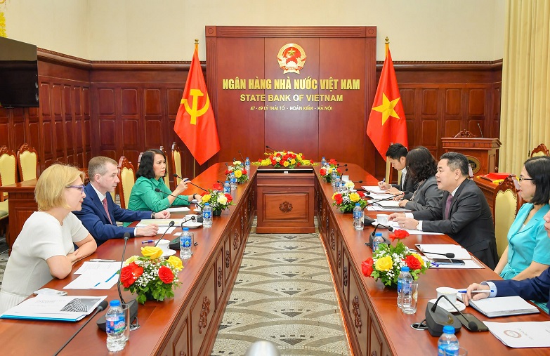 Phó Thống đốc và Chủ tịch IBEC thảo luận về một số định hướng tiếp tục cải cách nhằm hướng tới đưa Ngân hàng trở thành một tổ chức tài chính quốc tế hoạt động hiệu quả hơn