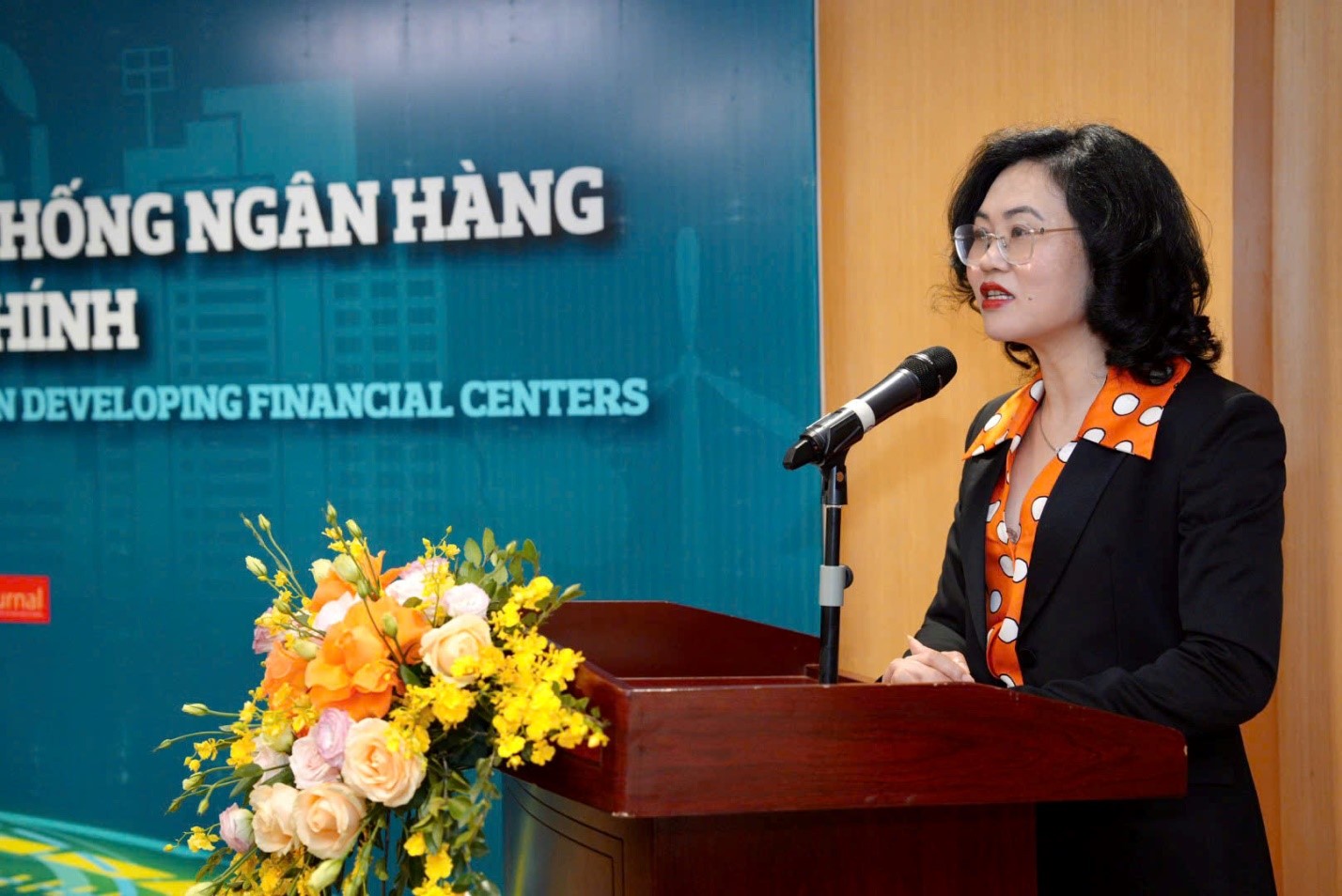 Tổng Biên tập Thời báo Ngân hàng Lê Thị Thúy Sen phát biểu khai mạc Sự kiện